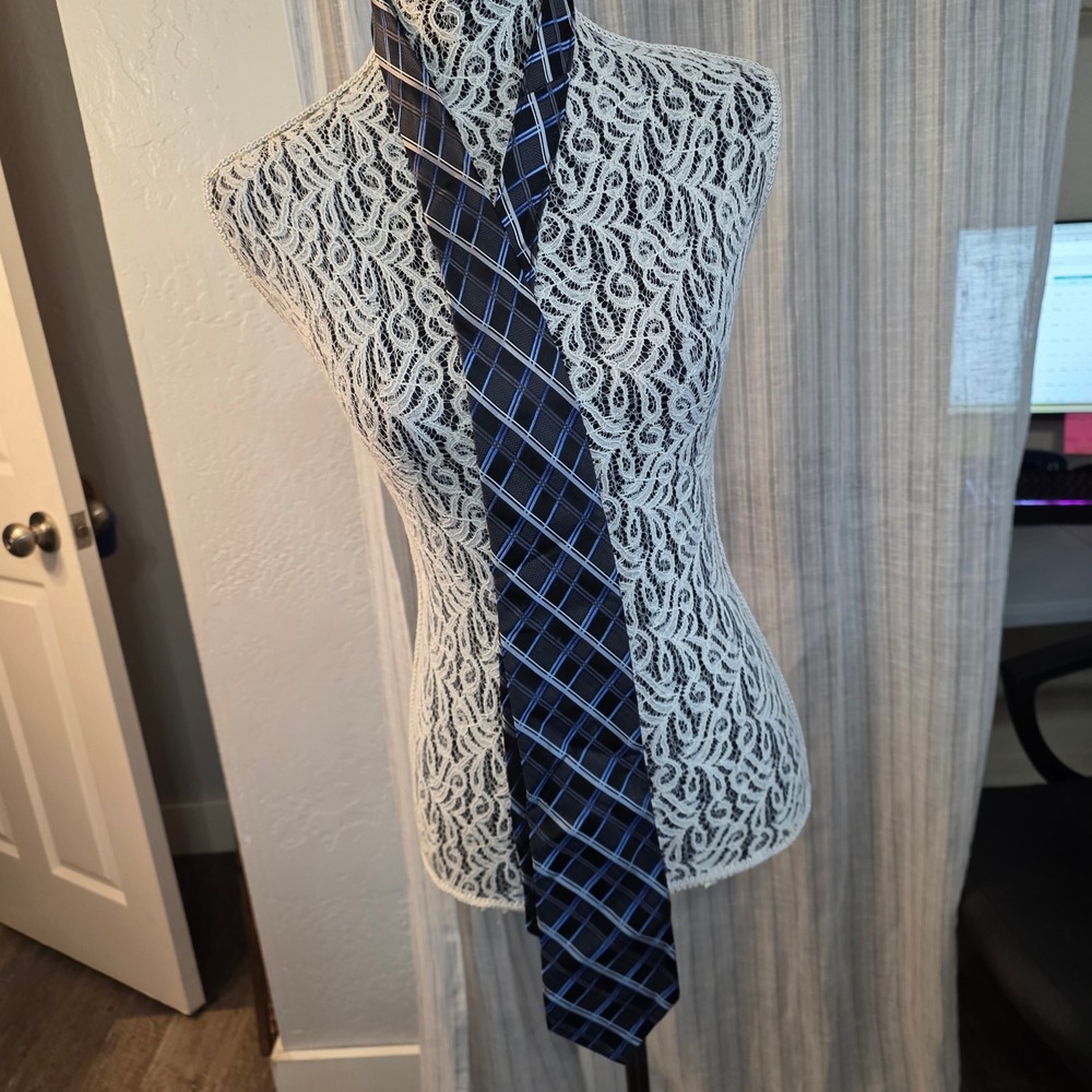 Pronto Uomo Windowpane Necktie Tie Mens 100% Silk Black Blue White Plaid